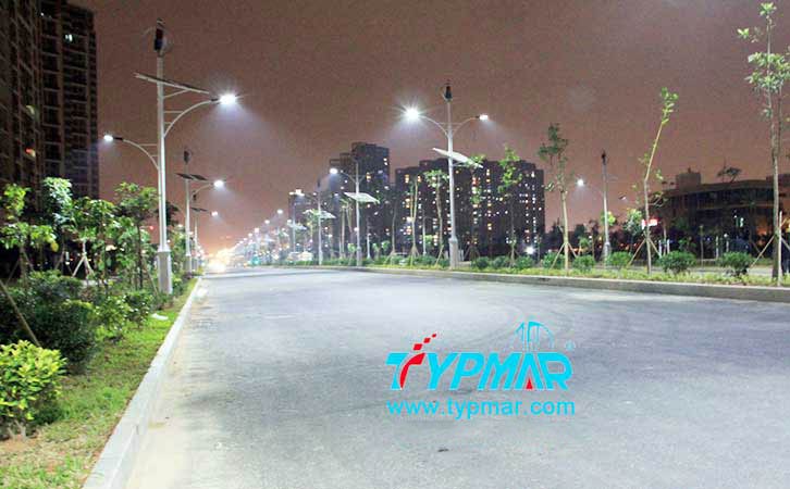 深圳新安西路風光互補路燈工程 夜景